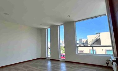 Casa En Venta con Recámara en planta baja atrás de la Pepsi