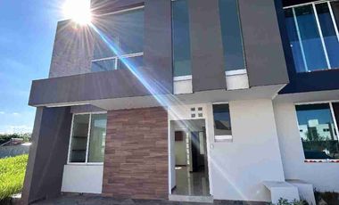 Casa En Venta con Recámara en planta baja atrás de la Pepsi