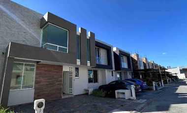 Casa En Venta con Recámara en planta baja atrás de la Pepsi