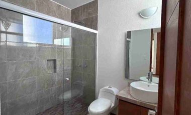 Casa En Venta con Recámara en planta baja atrás de la Pepsi