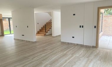 Lujosa villa en venta por estrenar  Challuabamba - Cuenca