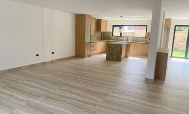 Lujosa villa en venta por estrenar  Challuabamba - Cuenca