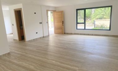 Lujosa villa en venta por estrenar  Challuabamba - Cuenca