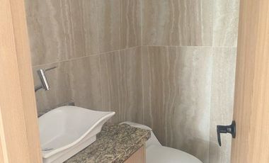 Lujosa villa en venta por estrenar  Challuabamba - Cuenca