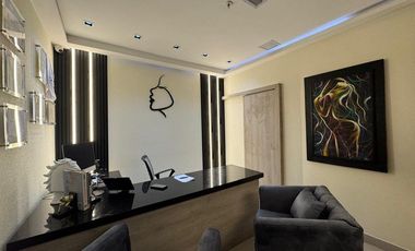 CLÍNICA EN VENTA – TORRE MÉDICA SOLARIS, FRENTE AL MALL DEL SOL.