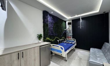 CLÍNICA EN VENTA – TORRE MÉDICA SOLARIS, FRENTE AL MALL DEL SOL.