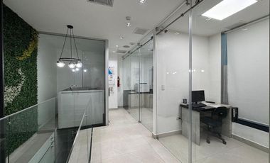 CLÍNICA EN VENTA – TORRE MÉDICA SOLARIS, FRENTE AL MALL DEL SOL.