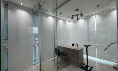 CLÍNICA EN VENTA – TORRE MÉDICA SOLARIS, FRENTE AL MALL DEL SOL.
