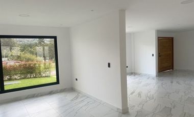 Lujosa villa en venta por estrenar Challuabamba - Cuenca