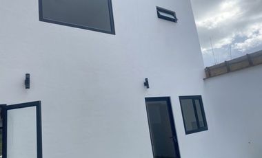 Lujosa villa en venta por estrenar Challuabamba - Cuenca