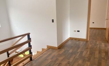 Lujosa villa en venta por estrenar Challuabamba - Cuenca