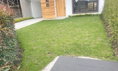 Lujosa villa en venta por estrenar Challuabamba - Panamericacna Norte - Cuenca