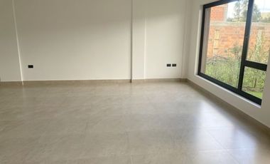 Lujosa villa en venta por estrenar Challuabamba - Panamericacna Norte - Cuenca