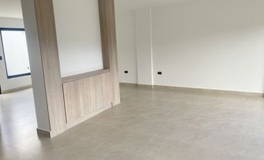 Lujosa villa en venta por estrenar Challuabamba - Panamericacna Norte - Cuenca