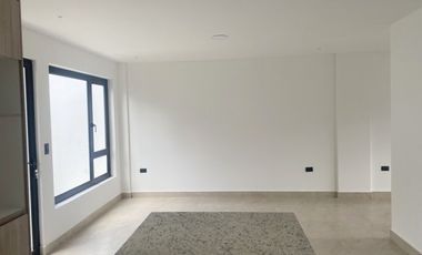 Lujosa villa en venta por estrenar Challuabamba - Panamericacna Norte - Cuenca