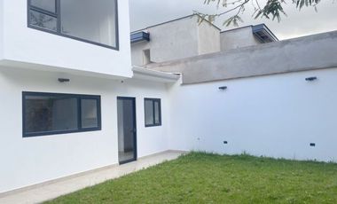 Lujosa villa en venta por estrenar Challuabamba - Panamericacna Norte - Cuenca
