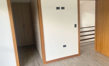 Lujosa villa en venta por estrenar Challuabamba - Panamericacna Norte - Cuenca