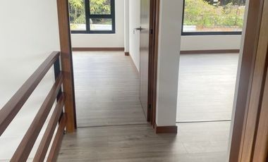 Lujosa villa en venta por estrenar Challuabamba - Panamericacna Norte - Cuenca