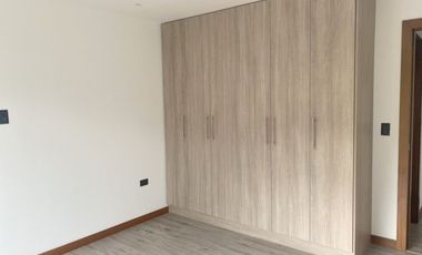 Lujosa villa en venta por estrenar Challuabamba - Panamericacna Norte - Cuenca