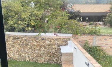 Lujosa villa en venta por estrenar Challuabamba - Panamericacna Norte - Cuenca