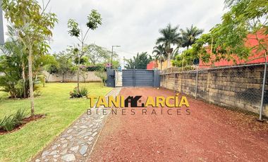 Vendo Propiedad de 981 m2 de terreno, Zona Los Pinos en Fortín.
