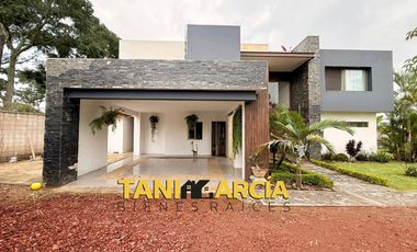Vendo Propiedad de 981 m2 de terreno, Zona Los Pinos en Fortín.