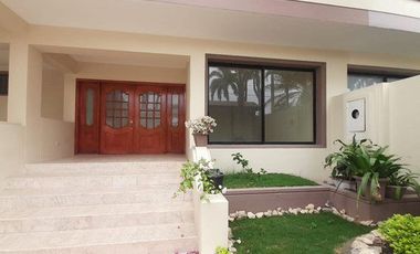 VIA LA COSTA LAGUNA CLUB CON VISTA AL LAGO