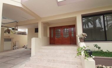 VIA LA COSTA LAGUNA CLUB CON VISTA AL LAGO