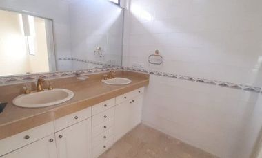 VIA LA COSTA LAGUNA CLUB CON VISTA AL LAGO