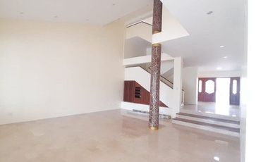 VIA LA COSTA LAGUNA CLUB CON VISTA AL LAGO