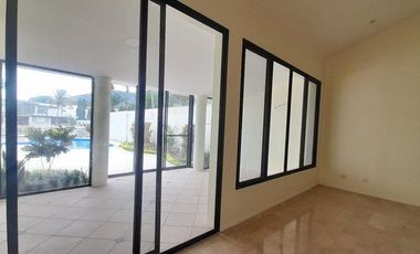 VIA LA COSTA LAGUNA CLUB CON VISTA AL LAGO