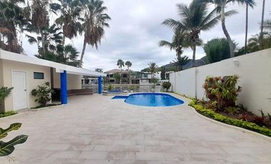 VIA LA COSTA LAGUNA CLUB CON VISTA AL LAGO