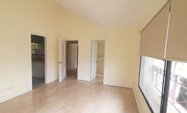 VIA LA COSTA LAGUNA CLUB CON VISTA AL LAGO