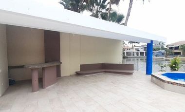 VIA LA COSTA LAGUNA CLUB CON VISTA AL LAGO