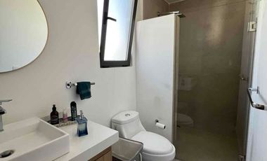 Casa en venta seminueva en Querétaro junto a El Refugio