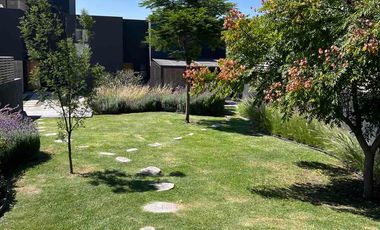 Casa en venta seminueva en Querétaro junto a El Refugio