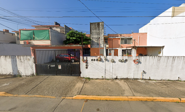 Casa en Venta en Guadalupe Victoria, Coatzacoalcos – Amplia, Bien Ubicada y con Gran Plusvalía