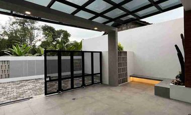 RUMAH HOMY DENGAN KONSEP INDUSTRIAL MODERN DEKAT KAMPUS UII