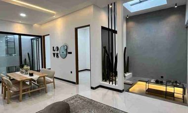 RUMAH HOMY DENGAN KONSEP INDUSTRIAL MODERN DEKAT KAMPUS UII