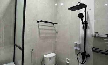 RUMAH HOMY DENGAN KONSEP INDUSTRIAL MODERN DEKAT KAMPUS UII