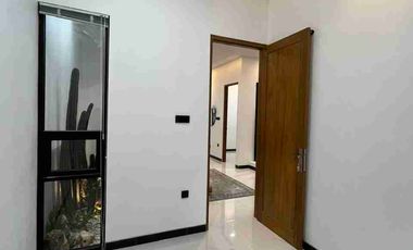 RUMAH HOMY DENGAN KONSEP INDUSTRIAL MODERN DEKAT KAMPUS UII