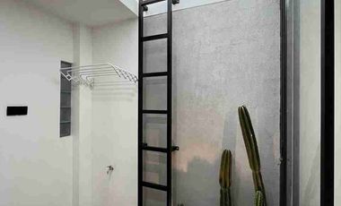 RUMAH HOMY DENGAN KONSEP INDUSTRIAL MODERN DEKAT KAMPUS UII