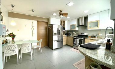 VENDO BELLO DUPLEX EN TAMBOS - FRENTE A LINDO PARQUE 🌳 - MUY CERCA AL CC CHACARILLA - FINOS ACABADOS