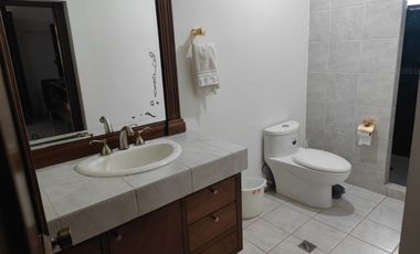 CASA EN RENTA EN LINDA VISTA GUADALUPE