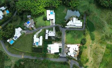 VENTA DE LOTE CAMPESTRE EN MALABAR CERRITOS CON LAGO PROPIO