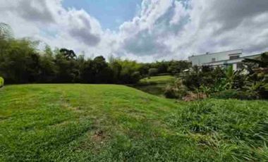 VENTA DE LOTE CAMPESTRE EN MALABAR CERRITOS CON LAGO PROPIO