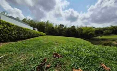 VENTA DE LOTE CAMPESTRE EN MALABAR CERRITOS CON LAGO PROPIO