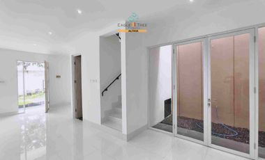 Rumah Baru 2.5 Lantai Siap Huni Dalam Townhouse Ekslusif di Pesanggrahan Jakarta Selatan