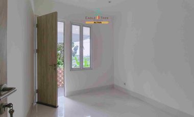 Rumah Baru 2.5 Lantai Siap Huni Dalam Townhouse Ekslusif di Pesanggrahan Jakarta Selatan