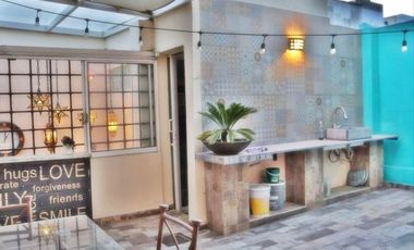 CASA EN CALLE CERRADA CON EXCELENTE ILUMINACIÓN